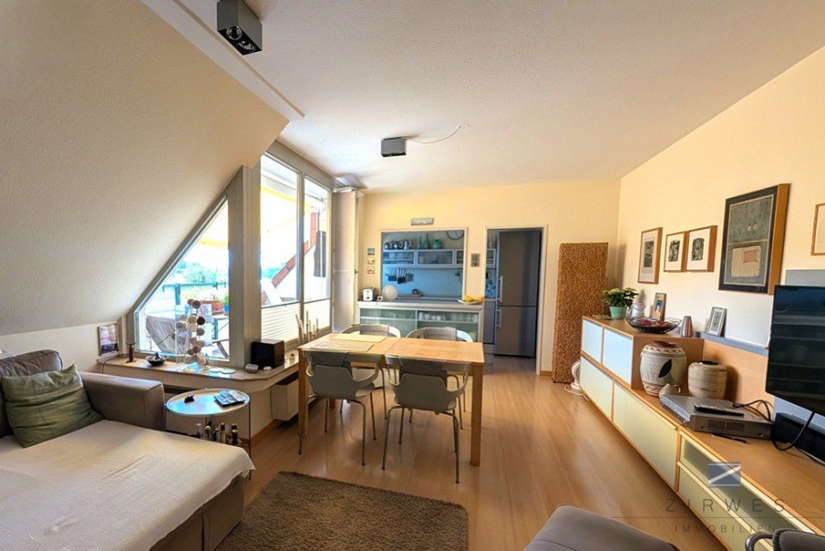 Wohnzimmer Dachgeschosswohnung K�ln
