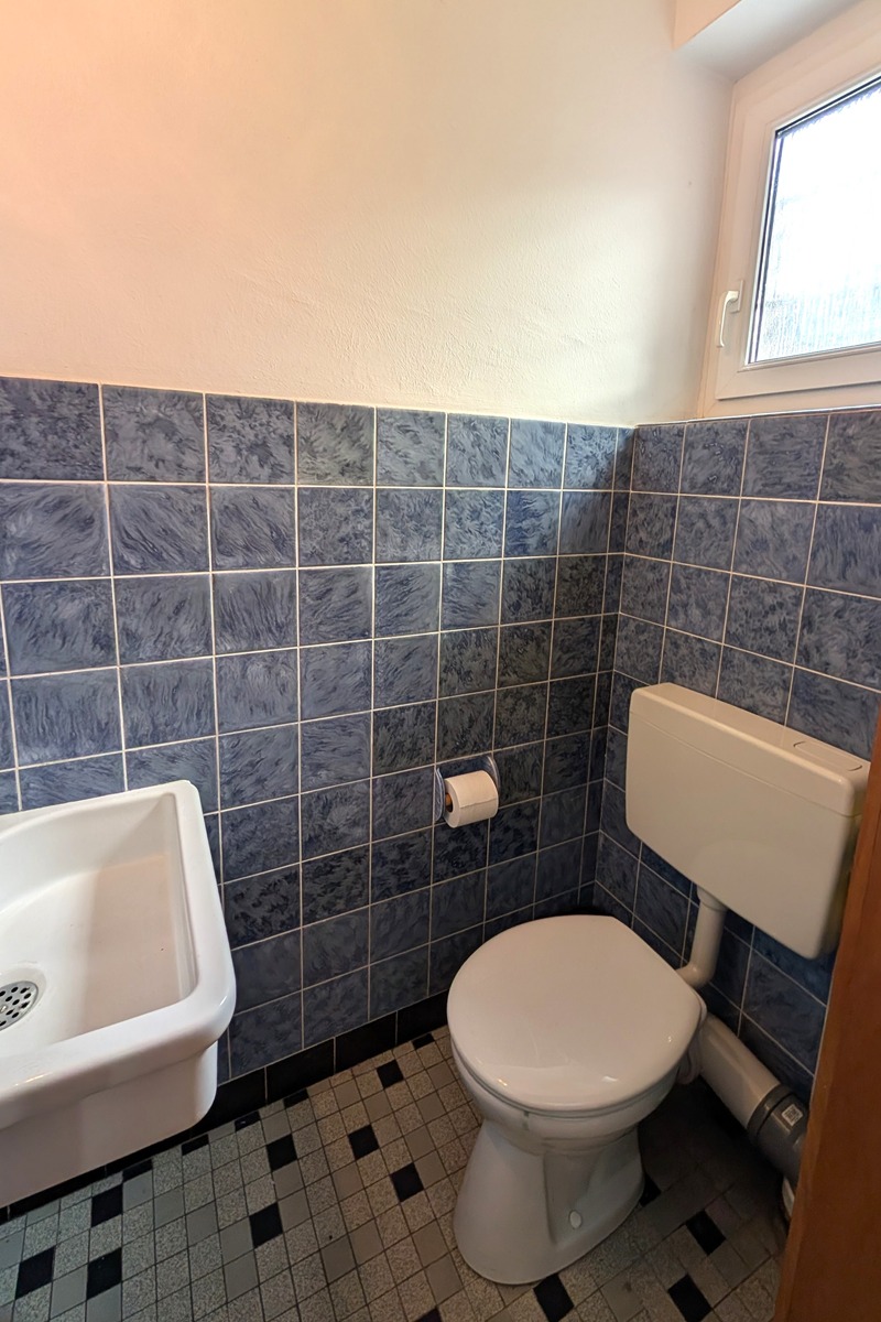 3 001 WC EG Haus Kerpen