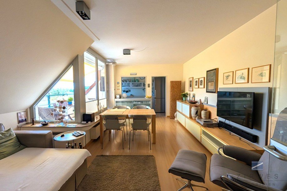 Wohnzimmer Dachgeschosswohnung K�ln