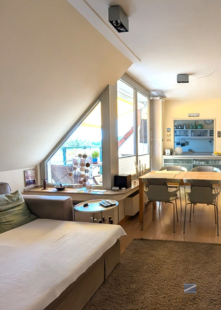 Wohnzimmer Dachgeschosswohnung K�ln